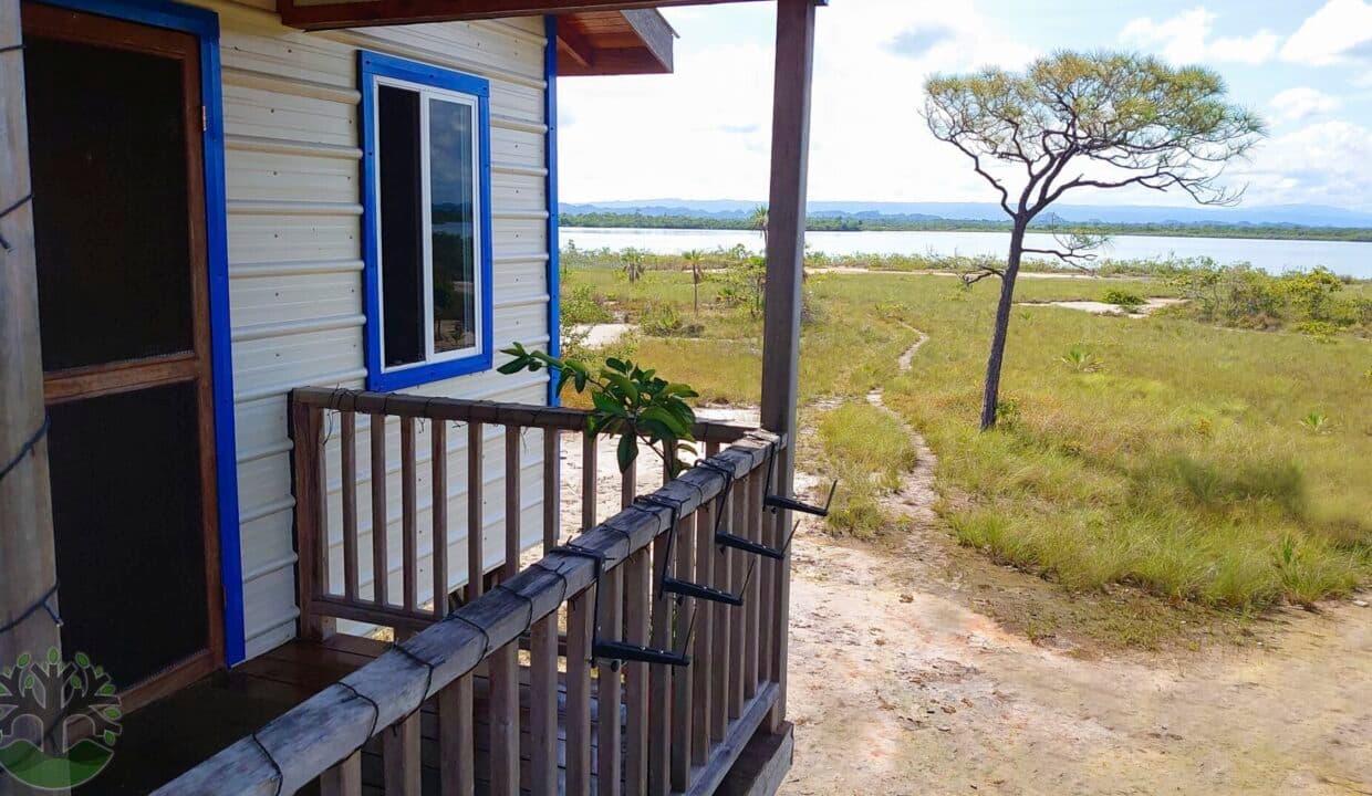 50-ACRE ESTATE W/ STARTER HOME ON SAPODILLA LAGOON