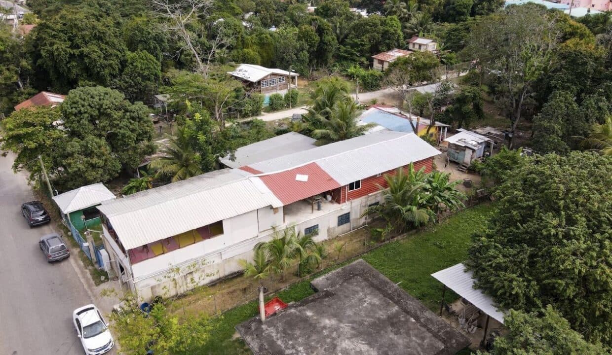 #6008- POSITIVE CASH FLOW – Multi-Unit Income & Commercial Property Santa Elena