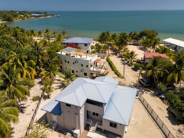 ARH16 – Caribbean Paradise – Modern Home with Sea Views in Placencia Village