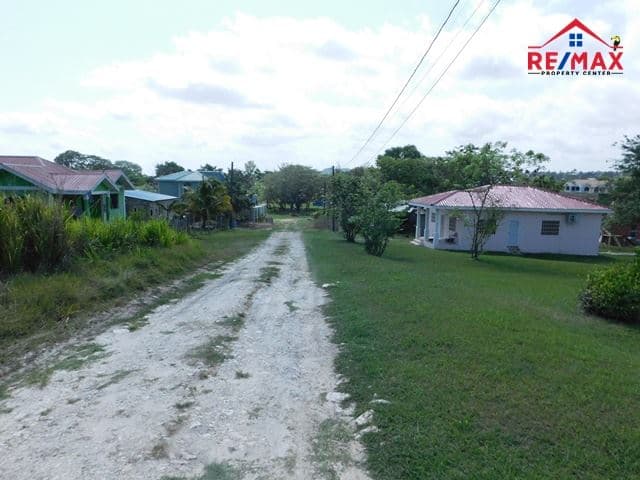 #2503 – A VERY LARGE RESIDENTIAL LOT IN SAN IGNACIO