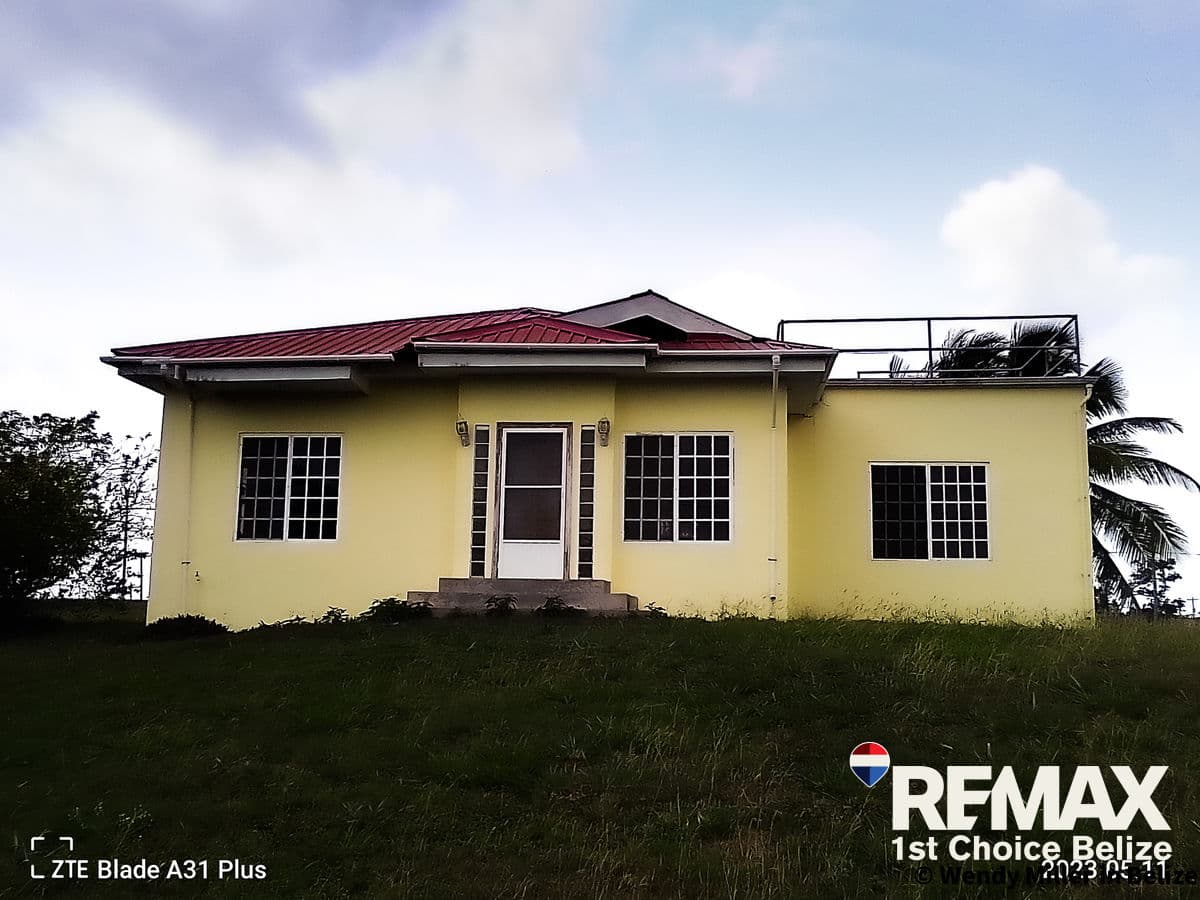 Concrete Bungalow in Progresso Heights