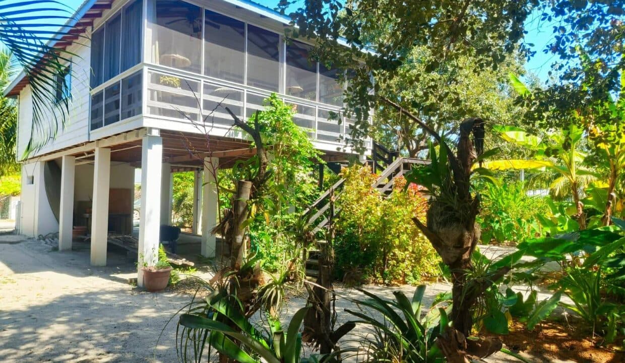 PR-DH103 – A Quiet, Breezy Retreat Near Placencia Beach