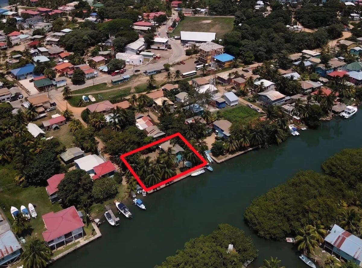 Placencia Village, Stann Creek District Land/Development for Sale
