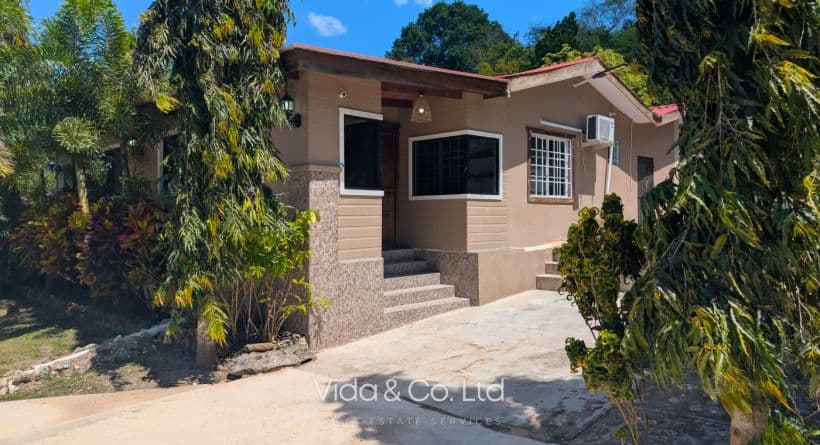 A Place That Feels Like Home the Moment You Arrive- Home For Sale in Santa Elena Cayo