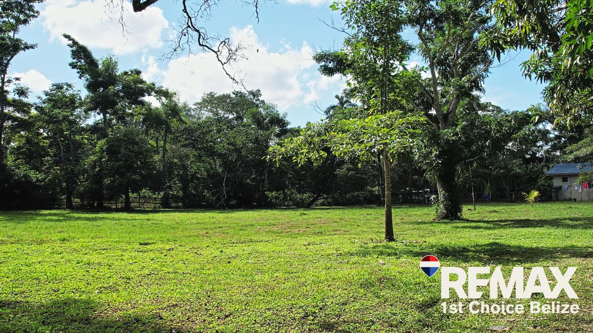 Vacant Lot on Belize River Burrel Boom